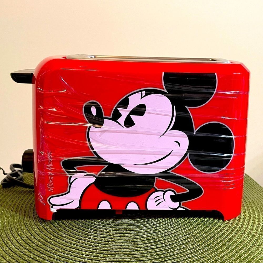 Disney Mickey Mouse 2 slice toaster DCM-21 NWT